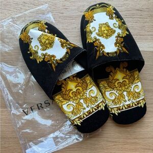 VERSACE PRINT SLIPPERS “LA MEDUSA RENAISSANCE “ SIZE XLARGE
